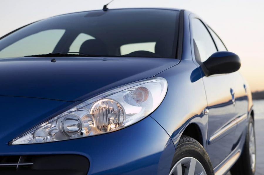  Peugeot 206 Plus 2009 года  (фото 10 из 49)